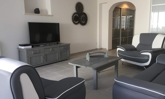 Rivedoux-Plage House | Pet-Friendly Oceanfront Retreat: La Rose Trémière Awaits