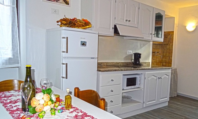 Pieve Apartment | Experience La Rotonda Uliveto Apartment with Family-Friendly Perks
