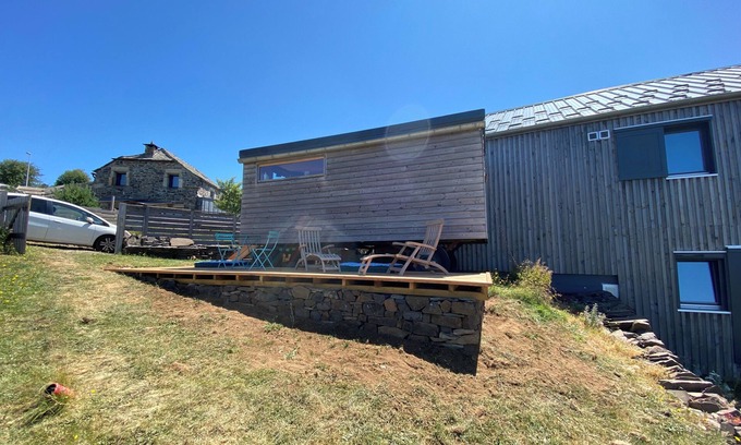 Les Estables House | Discover The Caravan of the Estables: Family-Friendly Retreat