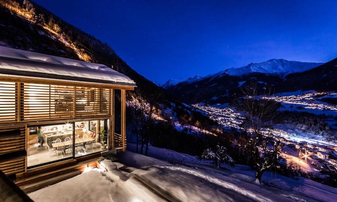 Saint-Pierre-de-Clages Ski Chalet | Elegant La Ruinette Chalet - Family-Friendly Retreat by Verbier