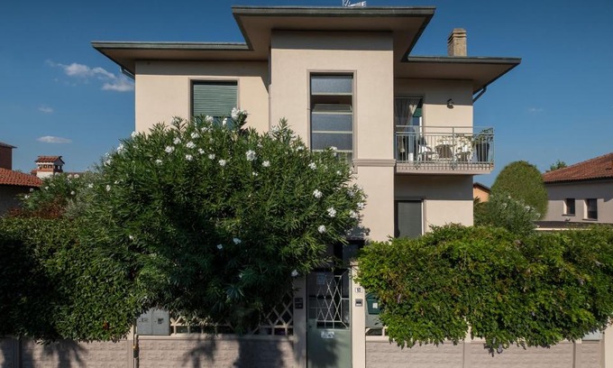Vanzago Bed & Breakfast | Discover LA S'VOLTA VANZAGO: Top-Rated B&B with Breakfast