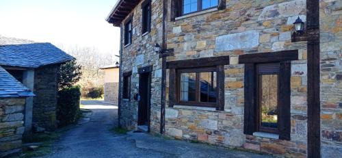Palacios de Sanabria House | Pet-Friendly Paradise at La Sabelona - Rated 9/10 by Guests