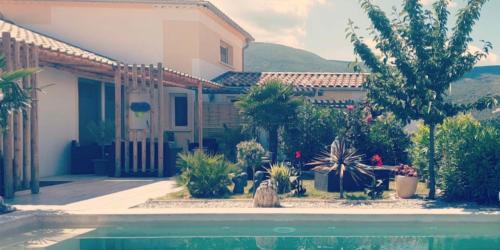 Aubignosc Apartment | Relax at La Salamandre de l Olivier with Pool & Hot Tub