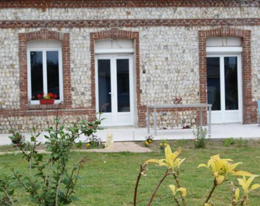 Theuville-aux-Maillots House | Discover La Salamandre: Pet-Friendly Oceanfront Retreat