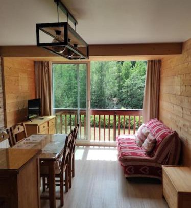 Le Serre Barbin Apartment | Family-Friendly Retreat in La Salle les Alpes - Rated 8.6