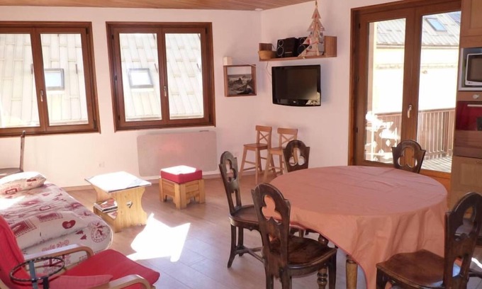 La Salle-les-Alpes Apartment | Discover La Salle Les Alpes: Family-Friendly Retreats Await
