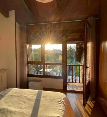Aviles Apartment | Charming La Santina y su Balcón: Pet-Friendly Retreat