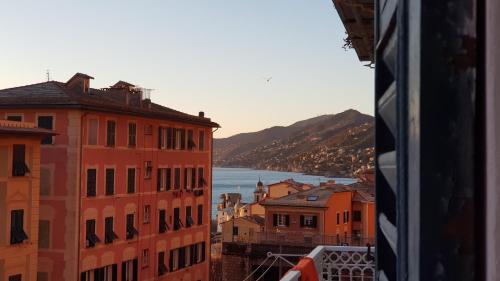 Camogli Apartment | Pet-Friendly La Scialuppa with Oceanfront Views