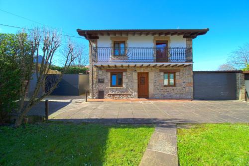Torrelavega House | Discover La Senda Escogida: Oceanfront & Pet Friendly Stay