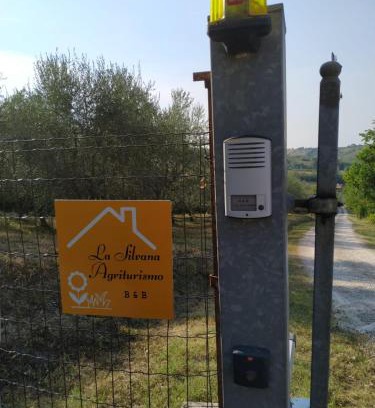 Falciano House | Pet-Friendly Stay at La Silvana B&B - Rated 10/10 by Guests