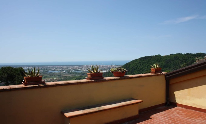 Corsanico-Bargecchia Apartment | Unforgettable Sea View at La "small" Volpaia, Tuscany