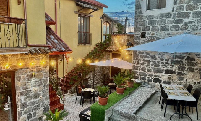 Squille Bed & Breakfast | Discover La Sosta di Silla: Family-Friendly Dining & Comfort