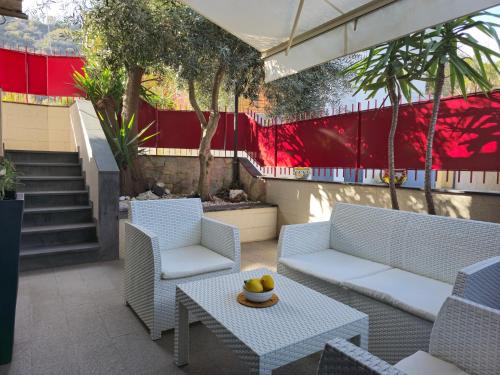 Santa Tecla Apartment | Oceanfront Retreat at La Spiaggetta, Santa Tecla