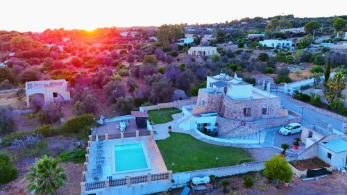 Torre Pali Apartment | Paradise Room: 10/10 Rated Stays with Pool & Kitchen