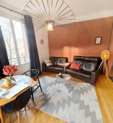 Faubourg Sud Apartment | Discover La Suite 21: Family-Friendly in the City Center