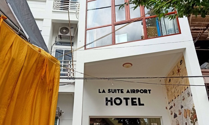 Soc Son Hotel | Comfortable Stay at La Suite Airport Hotel with Breakfast