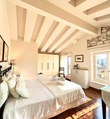 Lazise Old Town Apartment | Discover La Suite del Centro - A 4-Star Guest Favorite