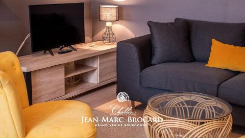 Chablis Apartment | Discover La Suite: Pet & Child Friendly Retreat