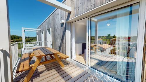 Givrand Apartment | Discover La Suite Maree Douce - Family-Friendly Retreat