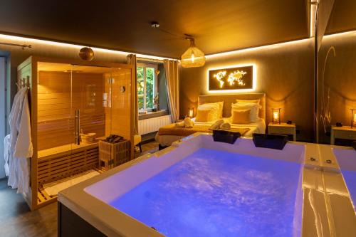Kaysersberg-Vignoble Apartment | Relaxing Retreat at La Suite - Spa & Sauna Getaway