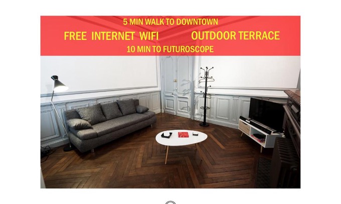 Poitiers Apartment | Pet-Friendly La Suite T2 with Terrace in Poitiers