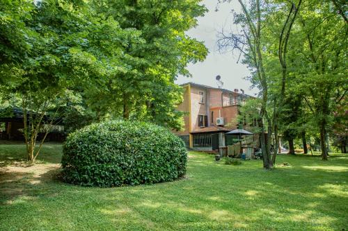 Monteveglio Hotel | Welcoming La Tagliolina: Pet-Friendly with Breakfast Options