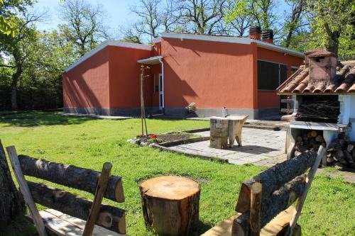 Viterbo House | Discover La Tana di Tony: Pet-Friendly and Family Ready