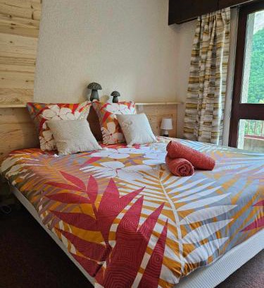 Echevis Apartment | Family-Friendly Apartments in Échevis, France with Pool