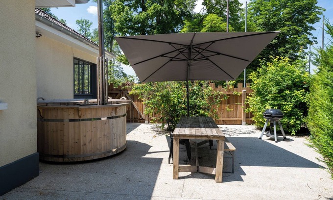 Bar-sur-Aube House | Experience Comfort at La Tanière: Pet-Friendly Retreat