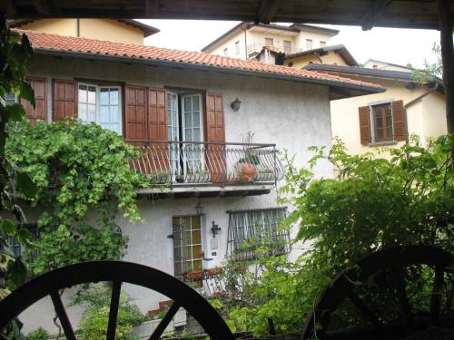 Airuno Apartment | Discover LA TAVERNA B&B: Family-Friendly Getaway
