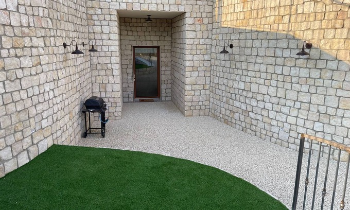 Avola Apartment | Relax at La Taverna di Villa Morgana with Spa and Pool