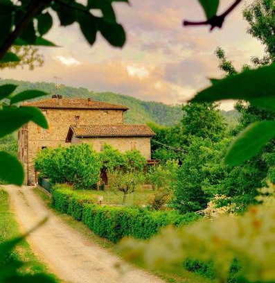 Monte San Pietro Apartment | Discover La Teggia: Family-Friendly Oceanfront Retreat