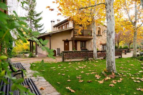 Santiuste de Pedraza Hotel | Experience La Tejera de Fausto with Superb Amenities