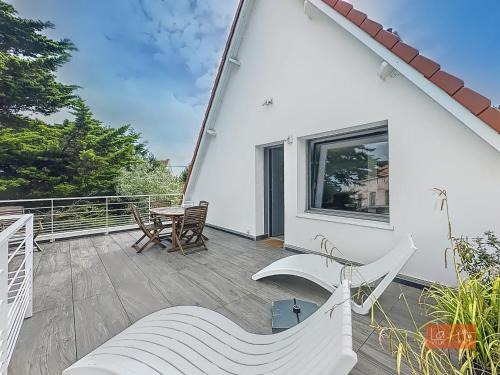 Ambleteuse Apartment | Oceanfront Villa La Terrasse: Family-Friendly & 8.8 Rated
