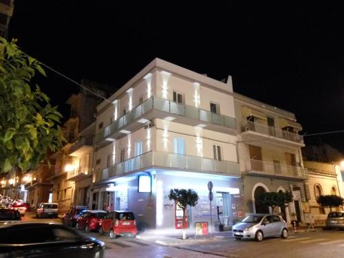 Comiso Bed & Breakfast | Discover la Terrazza B&B: Spa, Dining & Family Friendly