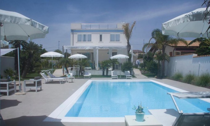 Agrigento House | Discover La Terrazza di Eraclea: Oceanfront Family Retreat