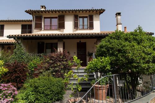 Sferracavallo House | Discover LA TERRAZZA DI OTTO: Pet-Friendly Retreat