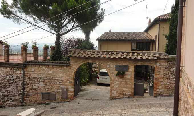 Spello Apartment | Pet-Friendly Retreat at La Terrazza di Spello Awaits You