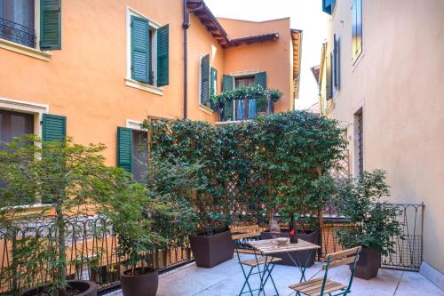 Verona City Centre Apartment | Explore La Terrazza in Centro: Family-Friendly Retreat