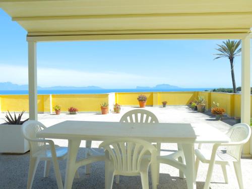 Licola Apartment | Beachfront Escape at La Terrazza Incantata - Family Friendly