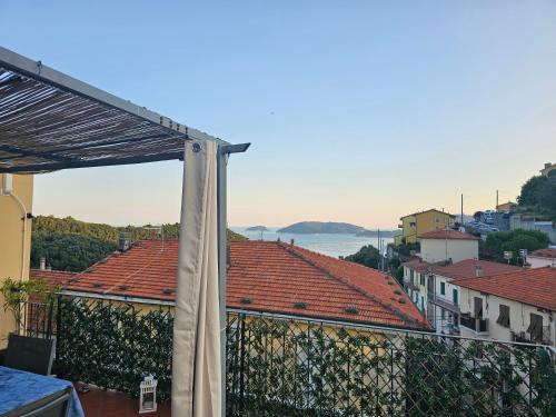 Pitelli Apartment | La Terrazza sul Golfo dei Poeti: Family-Friendly Getaway