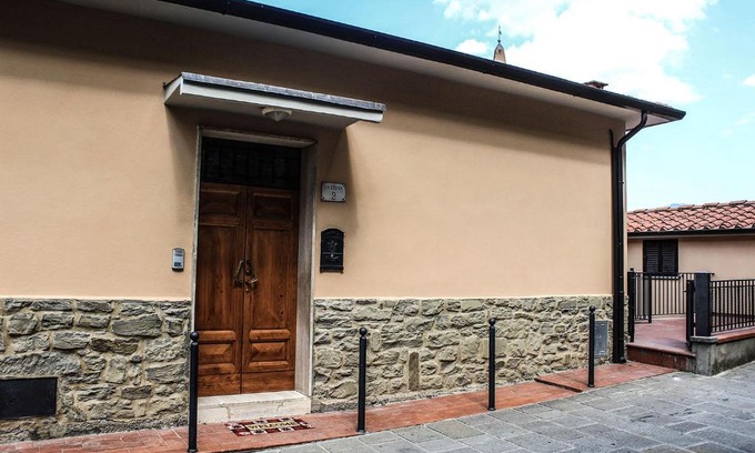 Castiglion Fiorentino Apartment | Discover La Tinaia: Top-Rated Family-Friendly Retreat