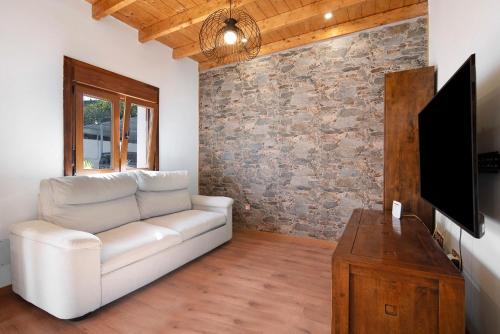 La Solana Villa | Experience Elegance at La Tirajanera 2 - Rated 9.4/10