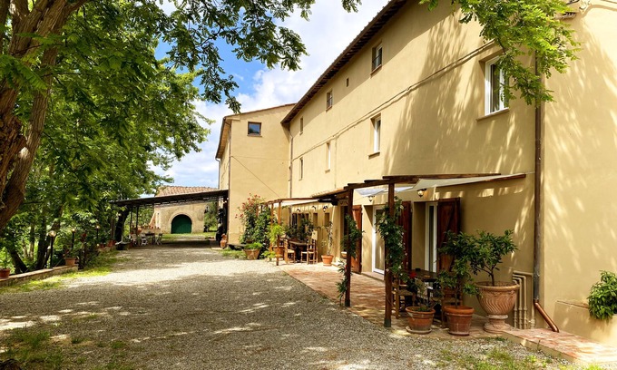 Lari Apartment | Cozy La Tonnaia Ground Floor Apartment with Kitchen Access