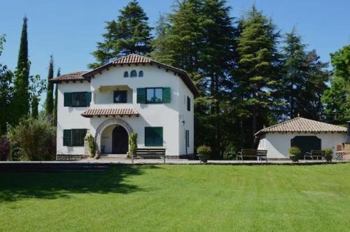 Sant Boi de Llucanes Villa | Discover La Torre del Dr. Pont: Nature & Family Fun Awaits