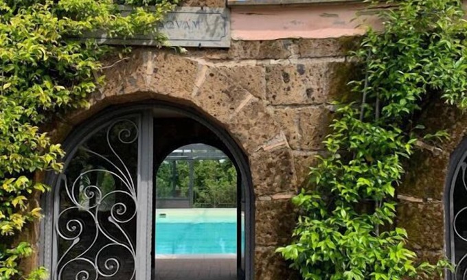 Fabrica di Roma House | Relax at La Torretta Guest House with Pool and Breakfast