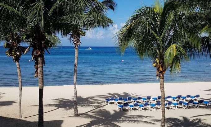 Costa Maya Condo | Beachfront Bliss at La Tortuga del Mar with Ocean Views