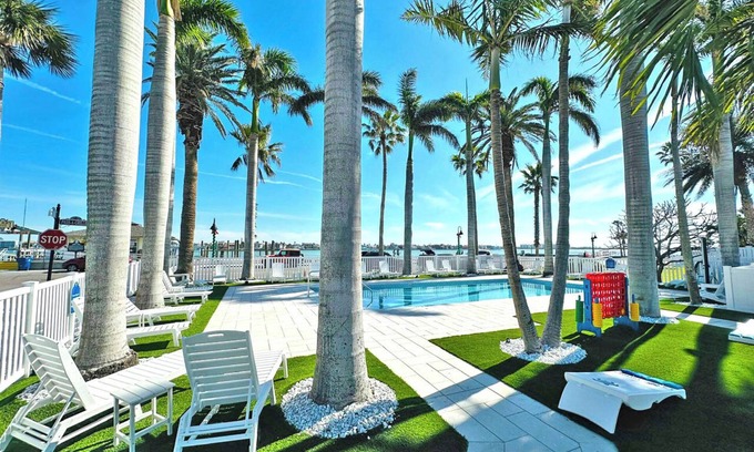 Pass-a-Grille Historic District Apartment | Top-Rated La Tortuga: Family-Friendly St Pete Beach Retreat