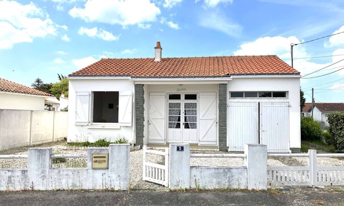 Travo House | Relax at La Tranquille de St Hilaire - Family & Pet Friendly