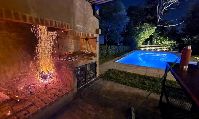 Sierra de los Padres House | Family-Friendly La Tribu with Pool and Whirlpool Retreat